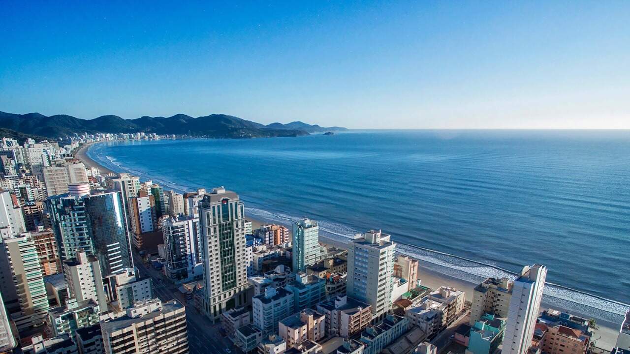 Apartamento à venda no Meia Praia: Vista