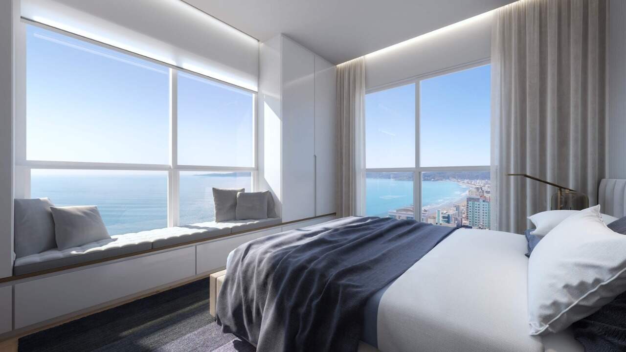 Apartamento à venda no Meia Praia: Suíte