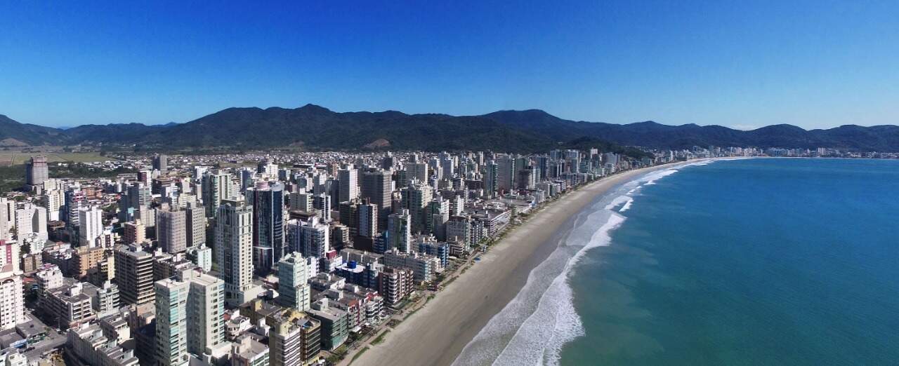 Apartamento à venda no Meia Praia: Vista praia 