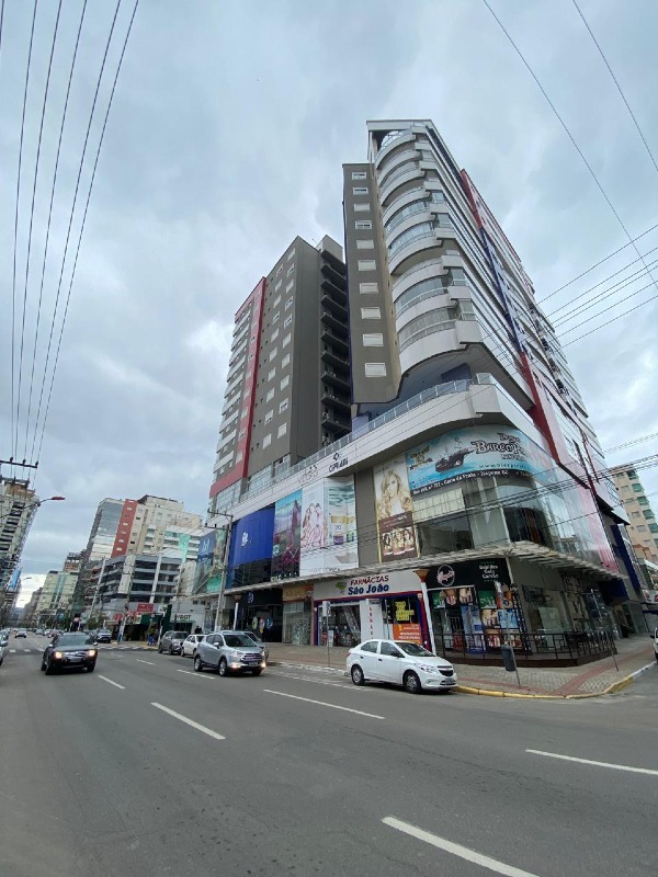 Apartamento à venda no Meia Praia: 