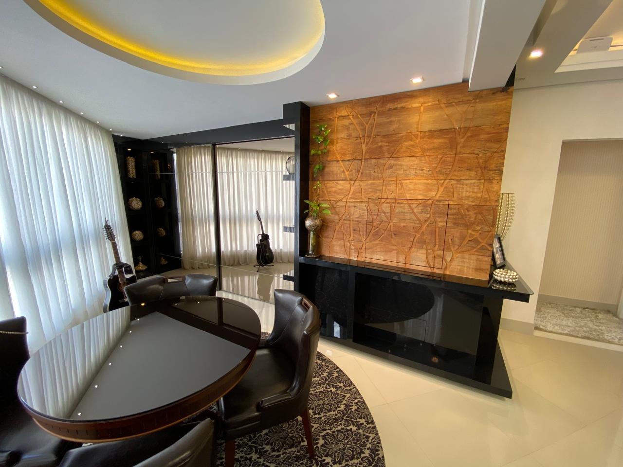 Apartamento à venda no Meia Praia: 