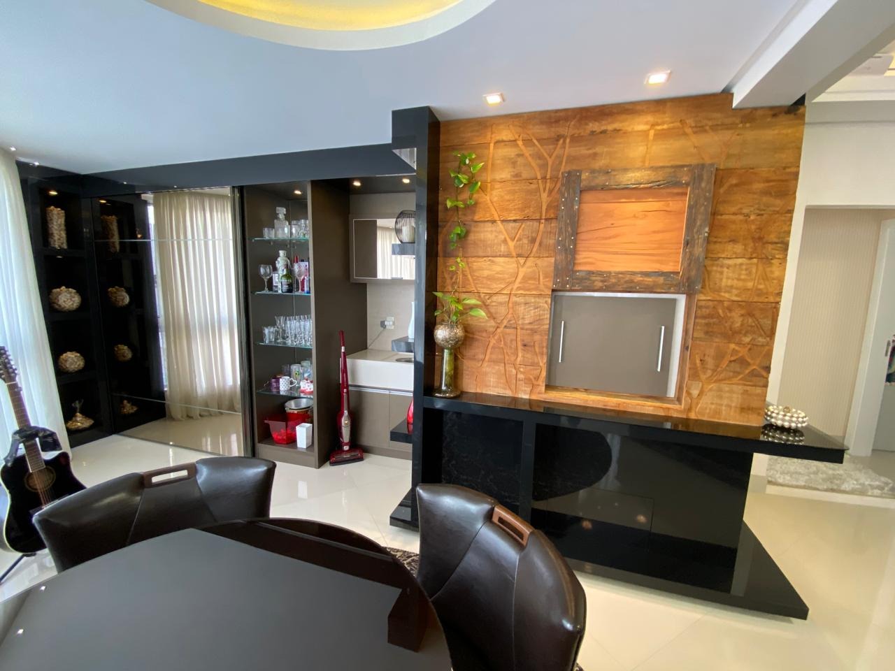 Apartamento à venda no Meia Praia: 