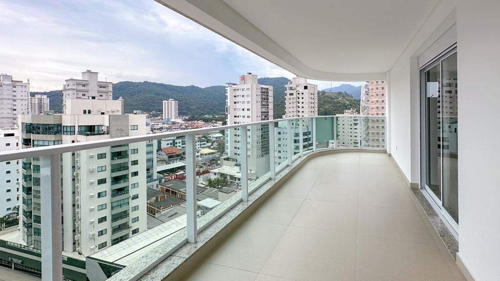 Apartamento à venda no Centro: Sacada