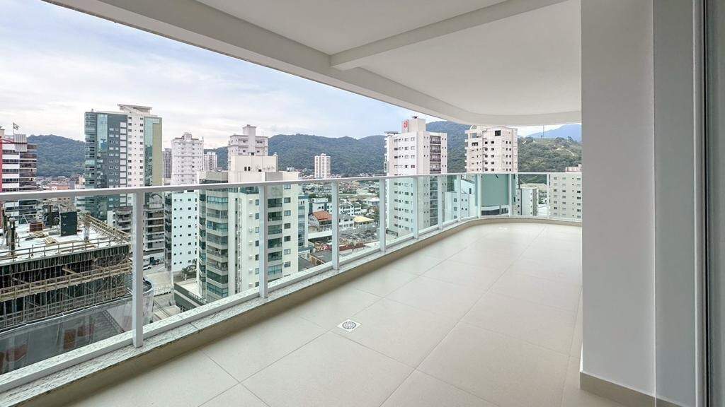 Apartamento à venda no Centro: Sacada