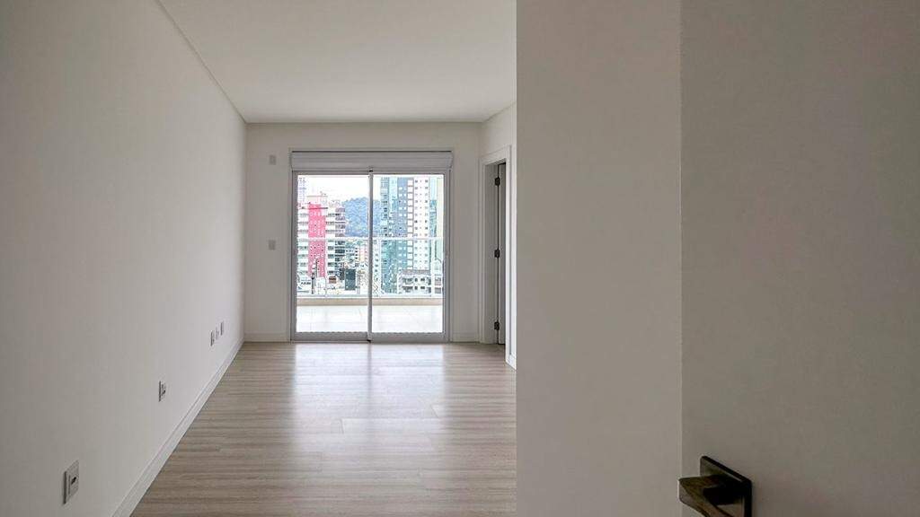 Apartamento à venda no Centro: Suíte 01
