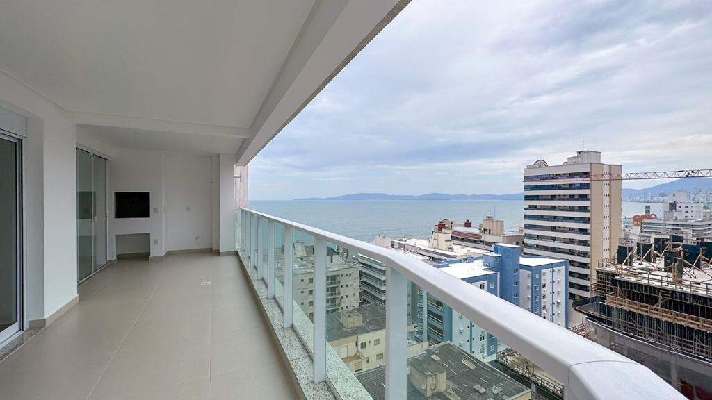 Apartamento à venda no Centro: Sacada com churrasqueira