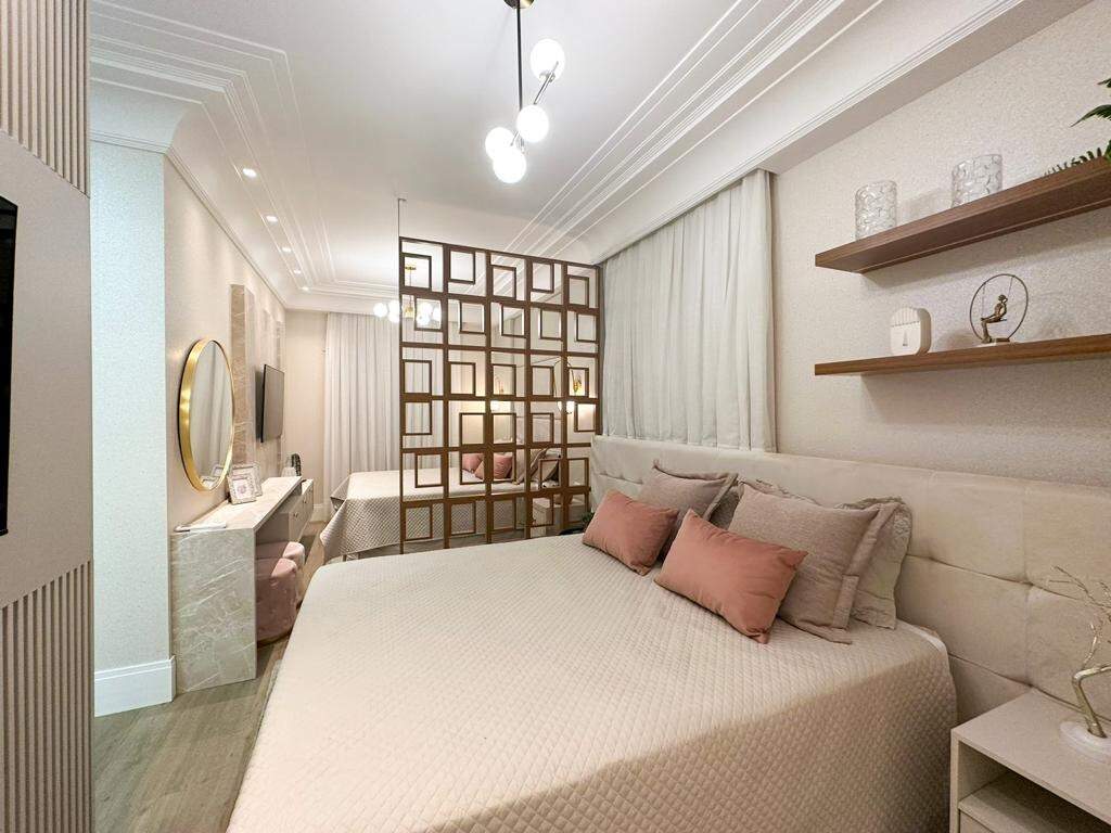 Apartamento à venda no Meia Praia: Suíte 02