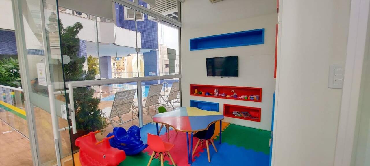 Apartamento à venda no Meia Praia: Brinquedoteca