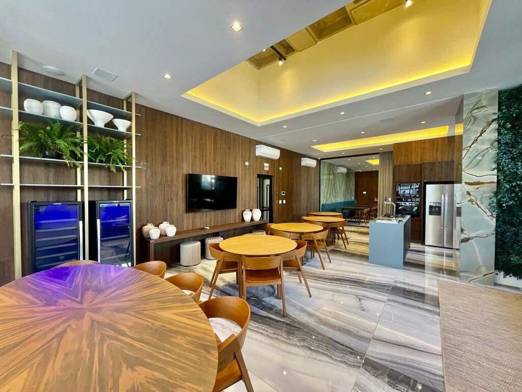 Apartamento à venda no Meia Praia: Salão de festas