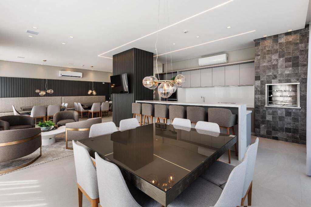 Apartamento à venda no Meia Praia: Sal]ao de festas