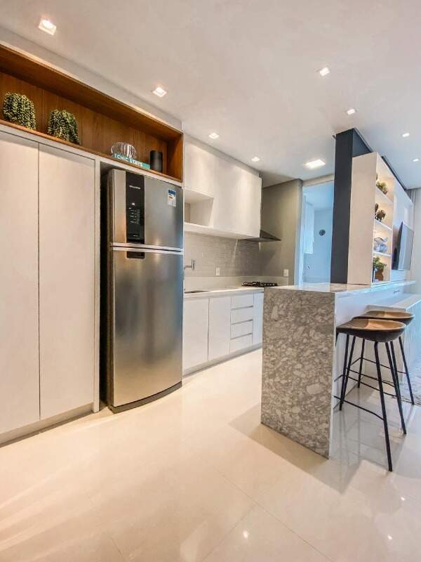 Apartamento à venda no Meia Praia: Cozinha