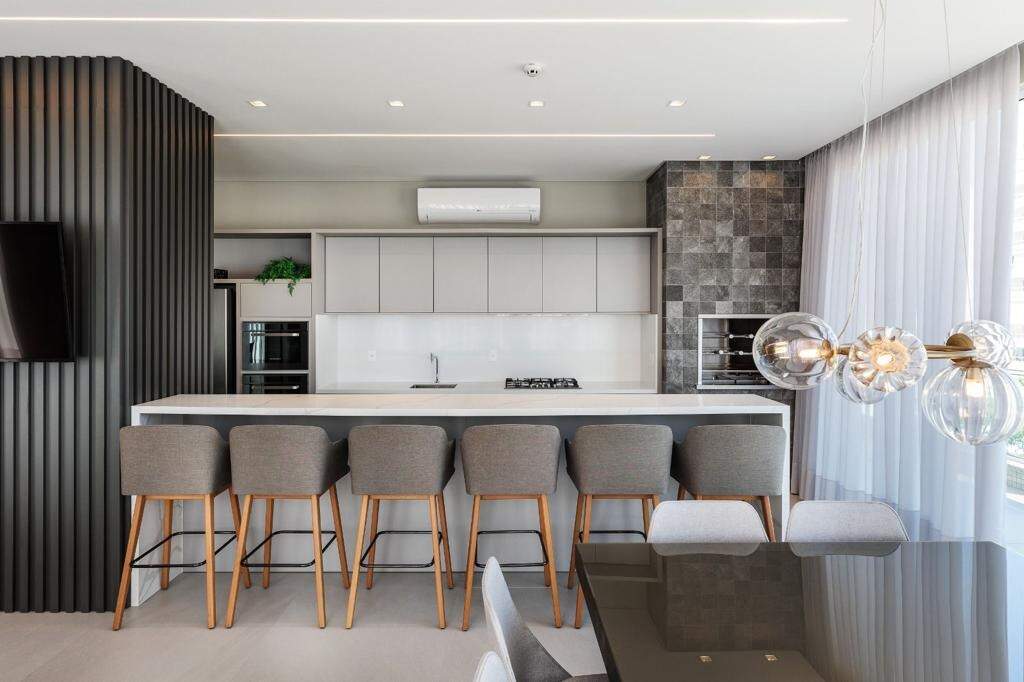 Apartamento à venda no Meia Praia: Área gourmet 