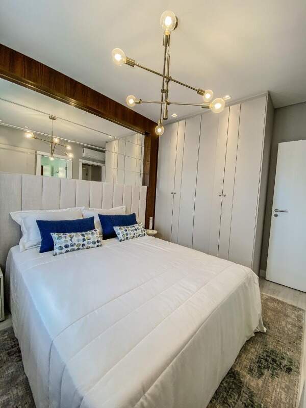 Apartamento à venda no Meia Praia: Suíte 01