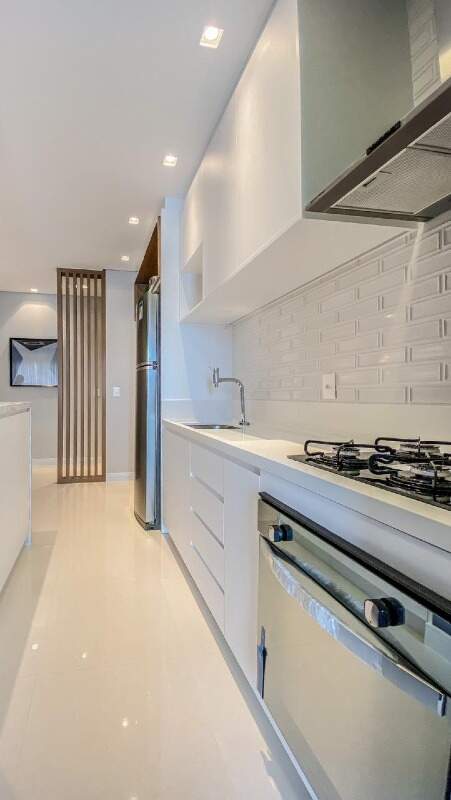 Apartamento à venda no Meia Praia: Cozinha