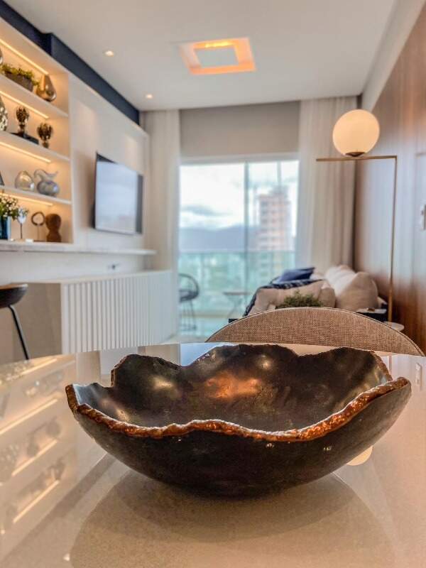 Apartamento à venda no Meia Praia: Living 
