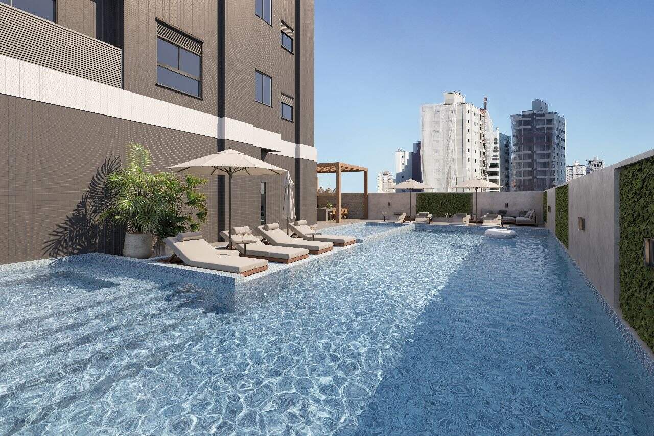 Apartamento à venda no Meia Praia: Piscina