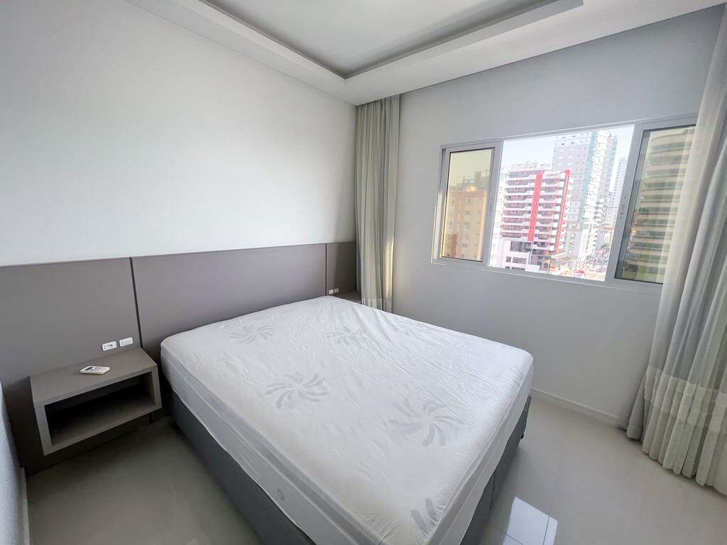 Apartamento à venda no Meia Praia: Suíte 02