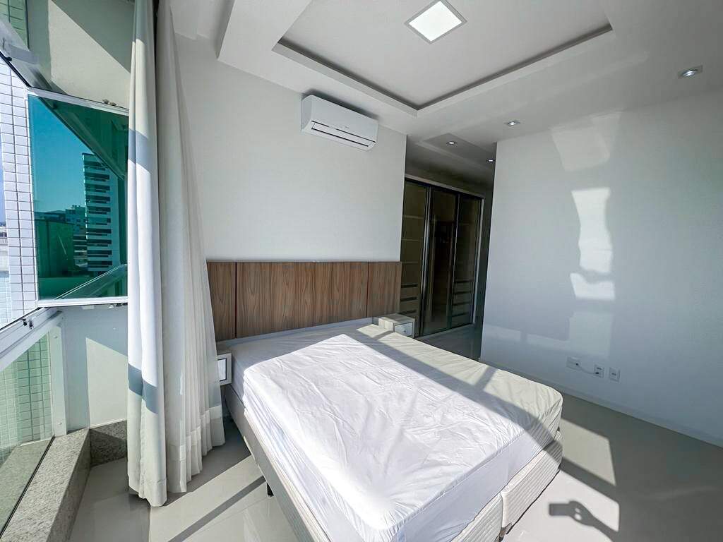 Apartamento à venda no Meia Praia: Suíte 01