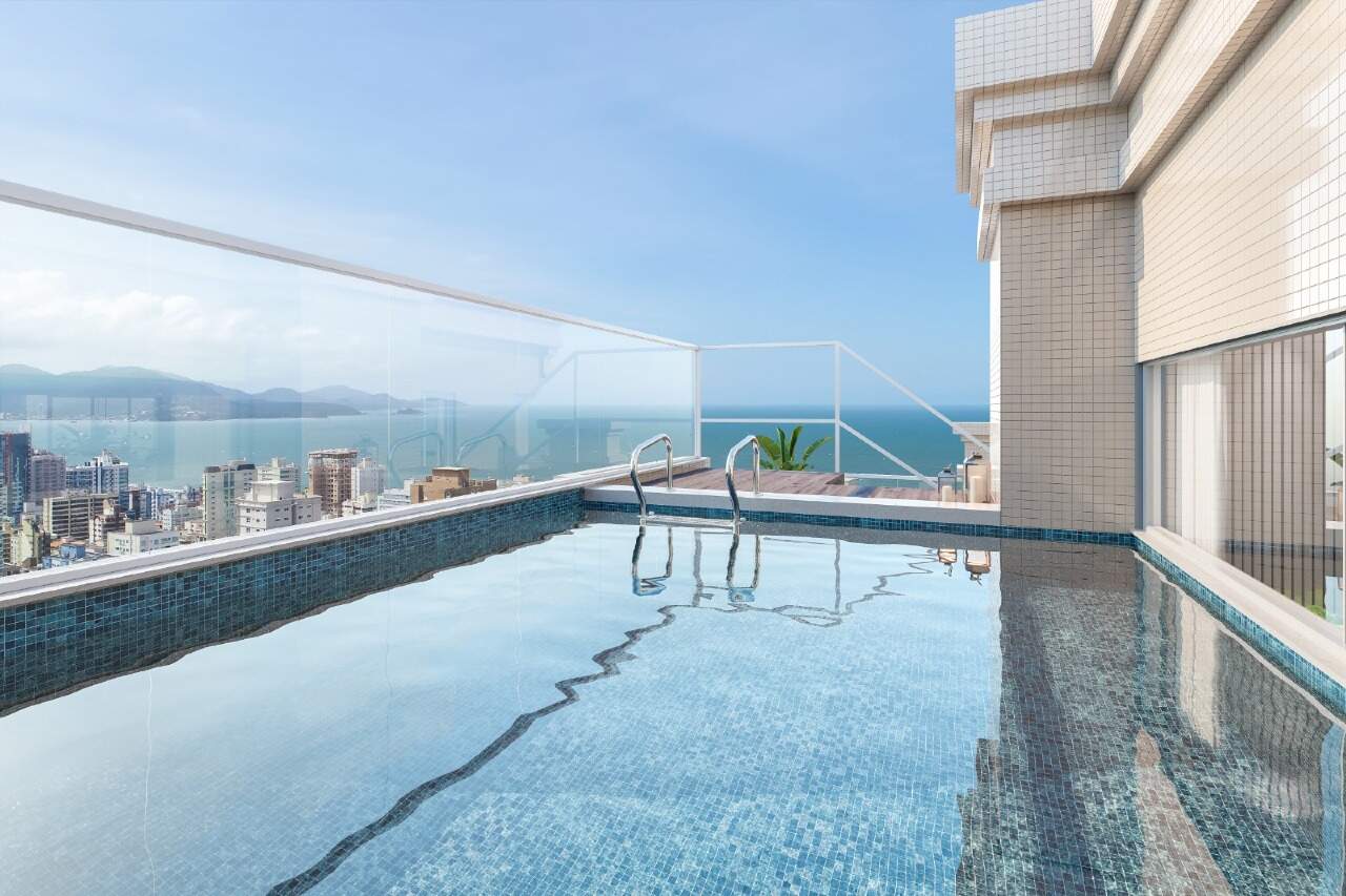 Apartamento à venda no Meia Praia: Piscina