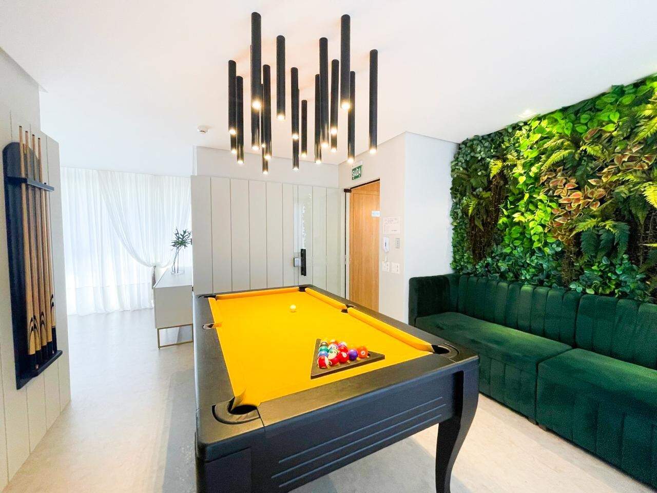 Apartamento à venda no Meia Praia: