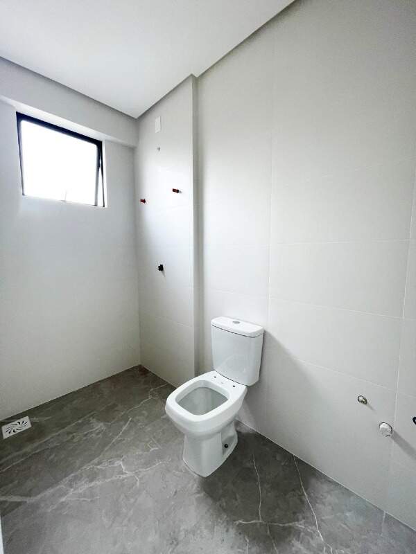 Apartamento à venda no Meia Praia: