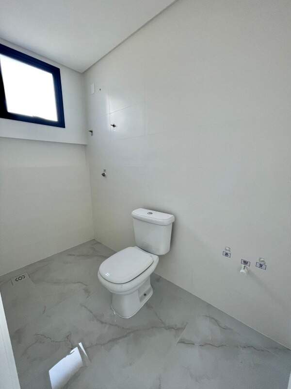 Apartamento à venda no Meia Praia: 