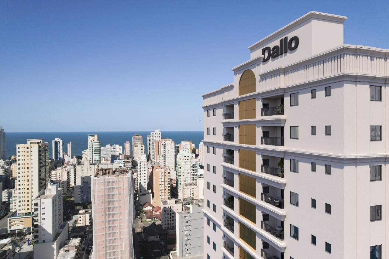 Apartamento à venda no Meia Praia: 