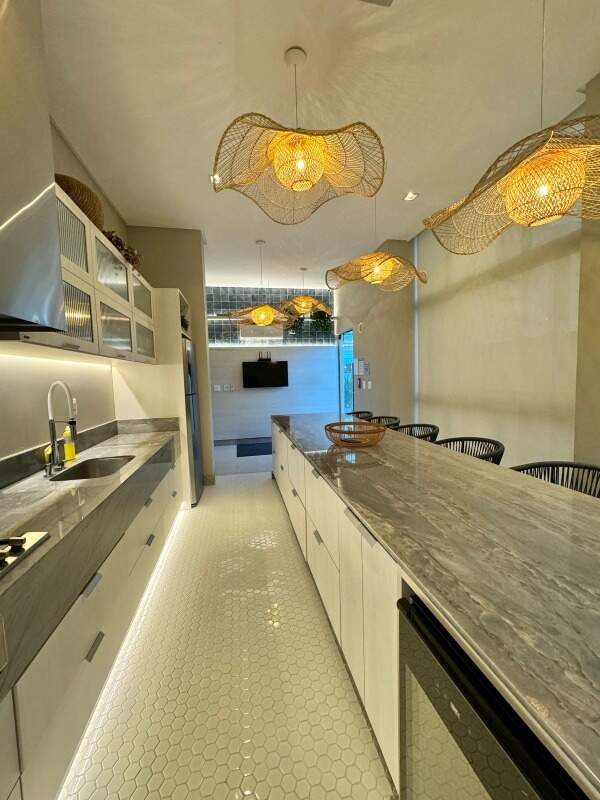 Apartamento à venda no Meia Praia: 