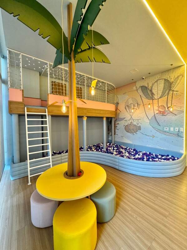 Apartamento à venda no Meia Praia: 
