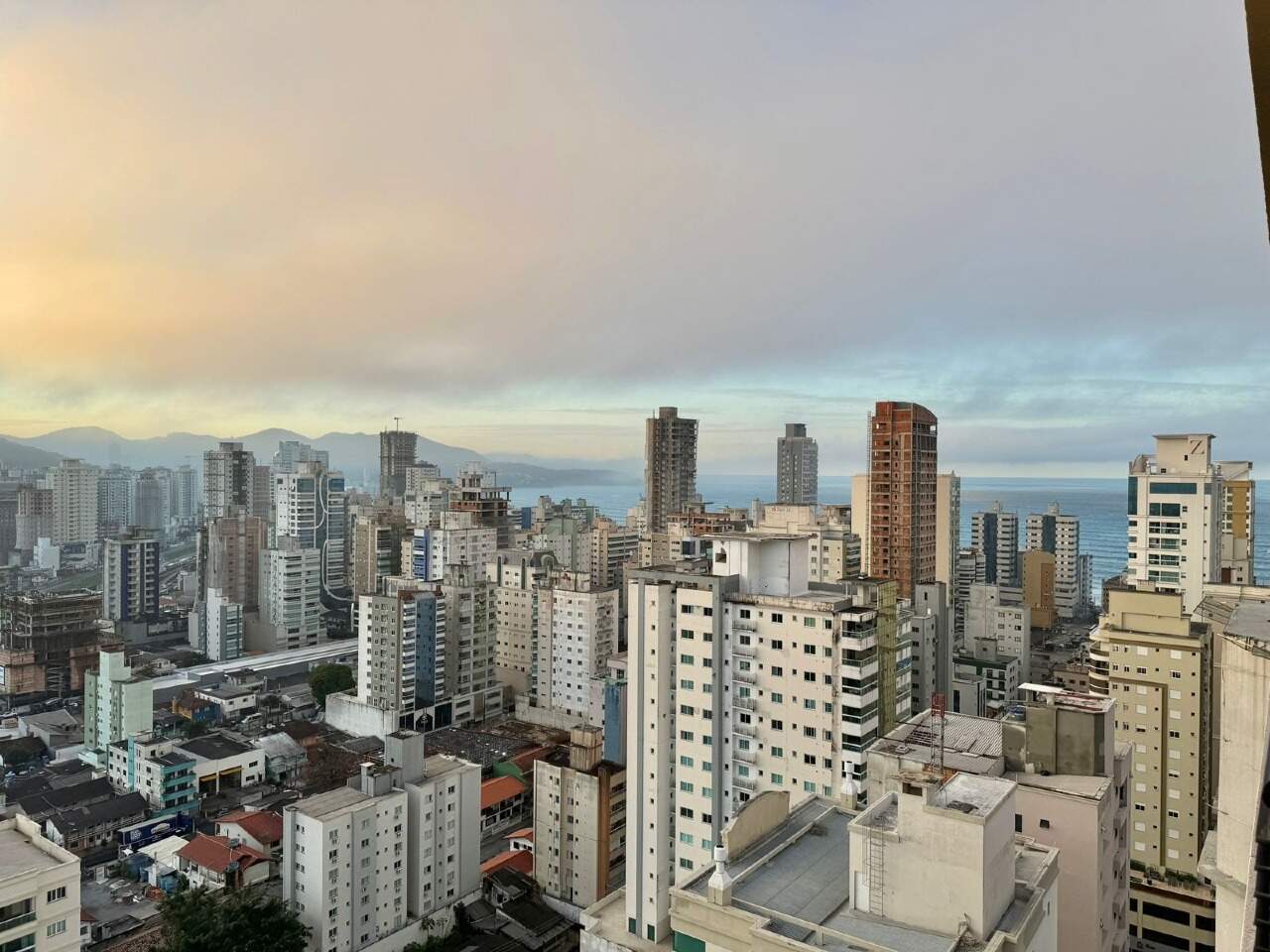 Apartamento à venda no Meia Praia: 