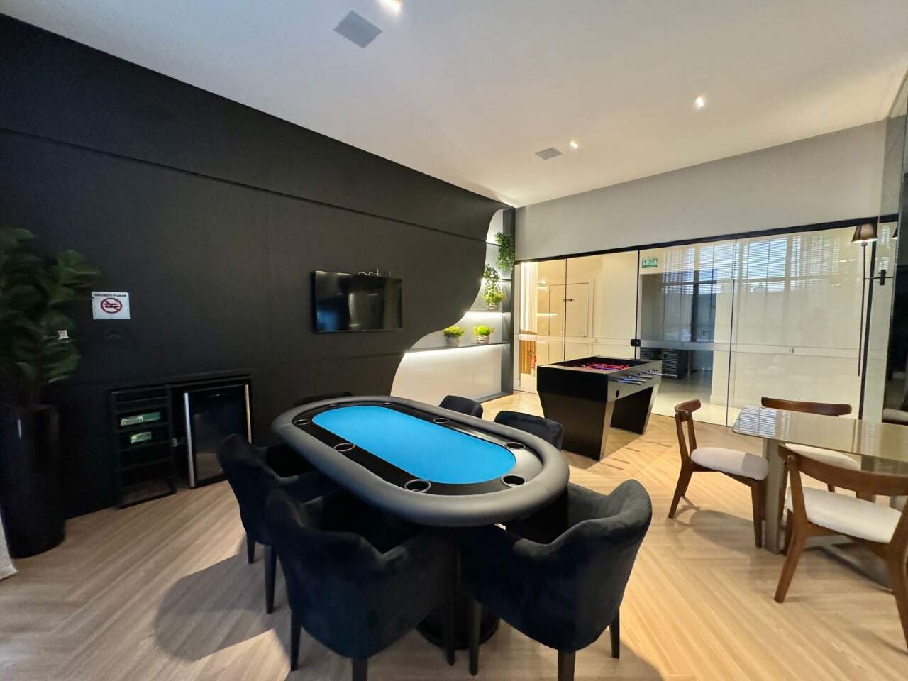 Apartamento à venda no Meia Praia: 