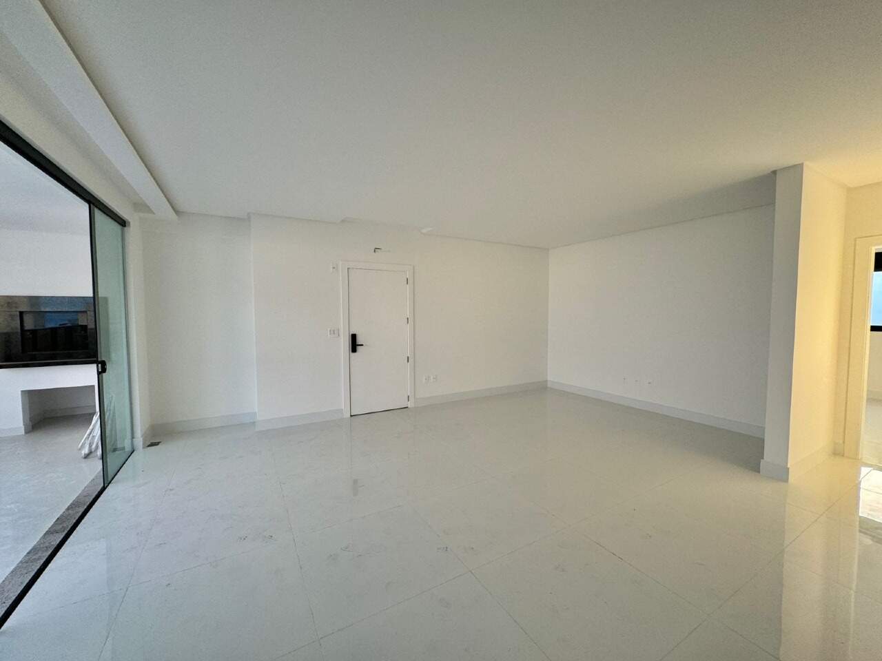 Apartamento à venda no Meia Praia: 