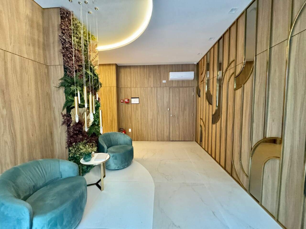 Apartamento à venda no Meia Praia: 