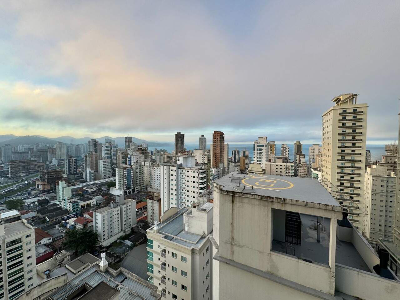 Apartamento à venda no Meia Praia: 