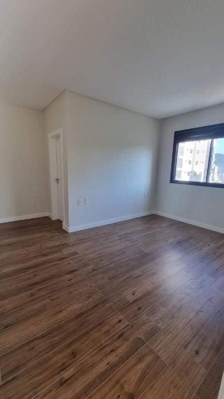 Apartamento à venda no Meia Praia: 
