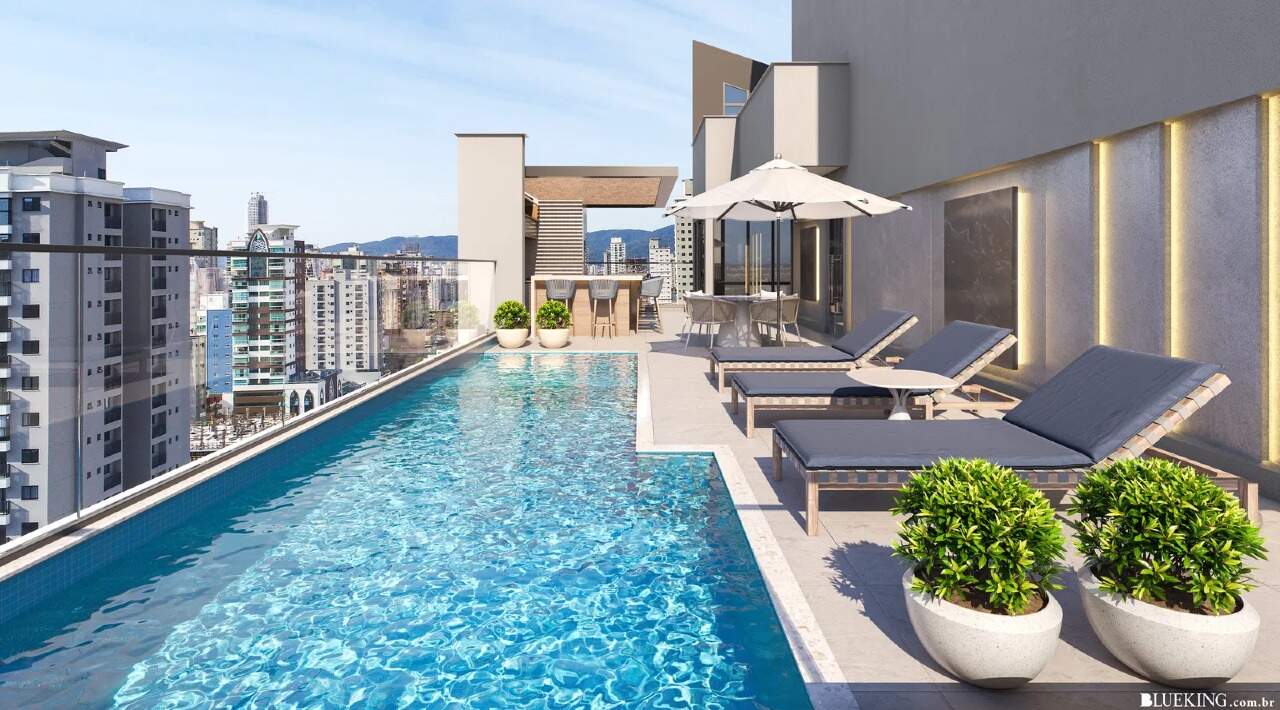 Apartamento à venda no Meia Praia: