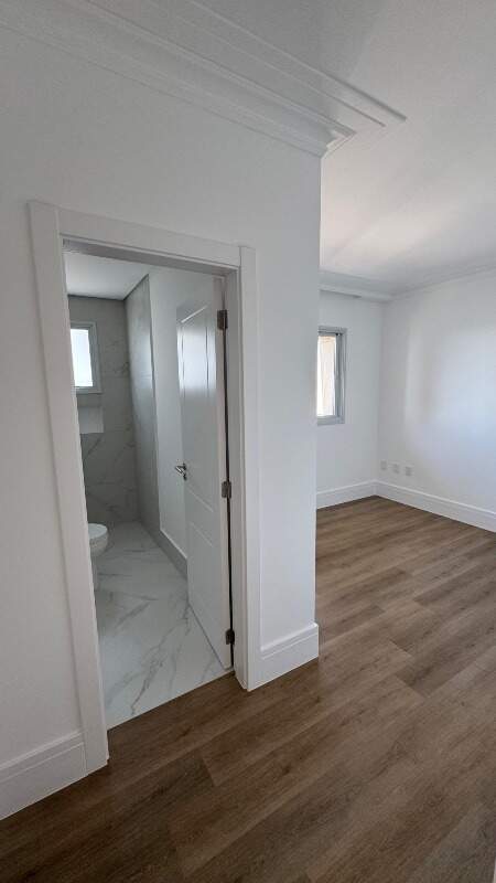 Apartamento à venda no Meia Praia: 