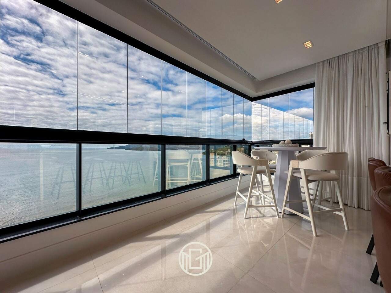 Apartamento à venda no Balneário Perequê: