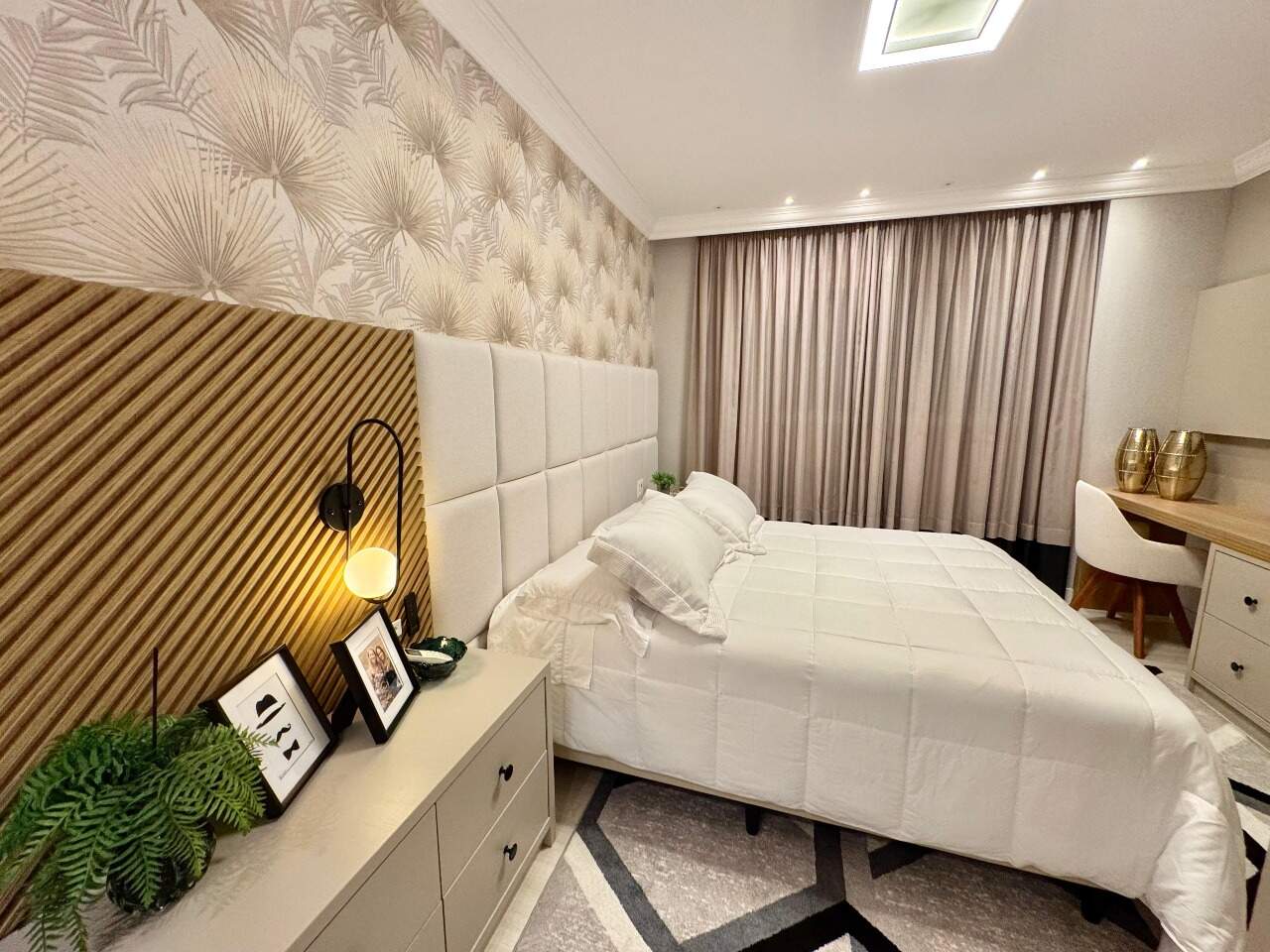 Apartamento à venda no Meia Praia: