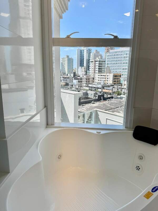 Apartamento à venda no Meia Praia: