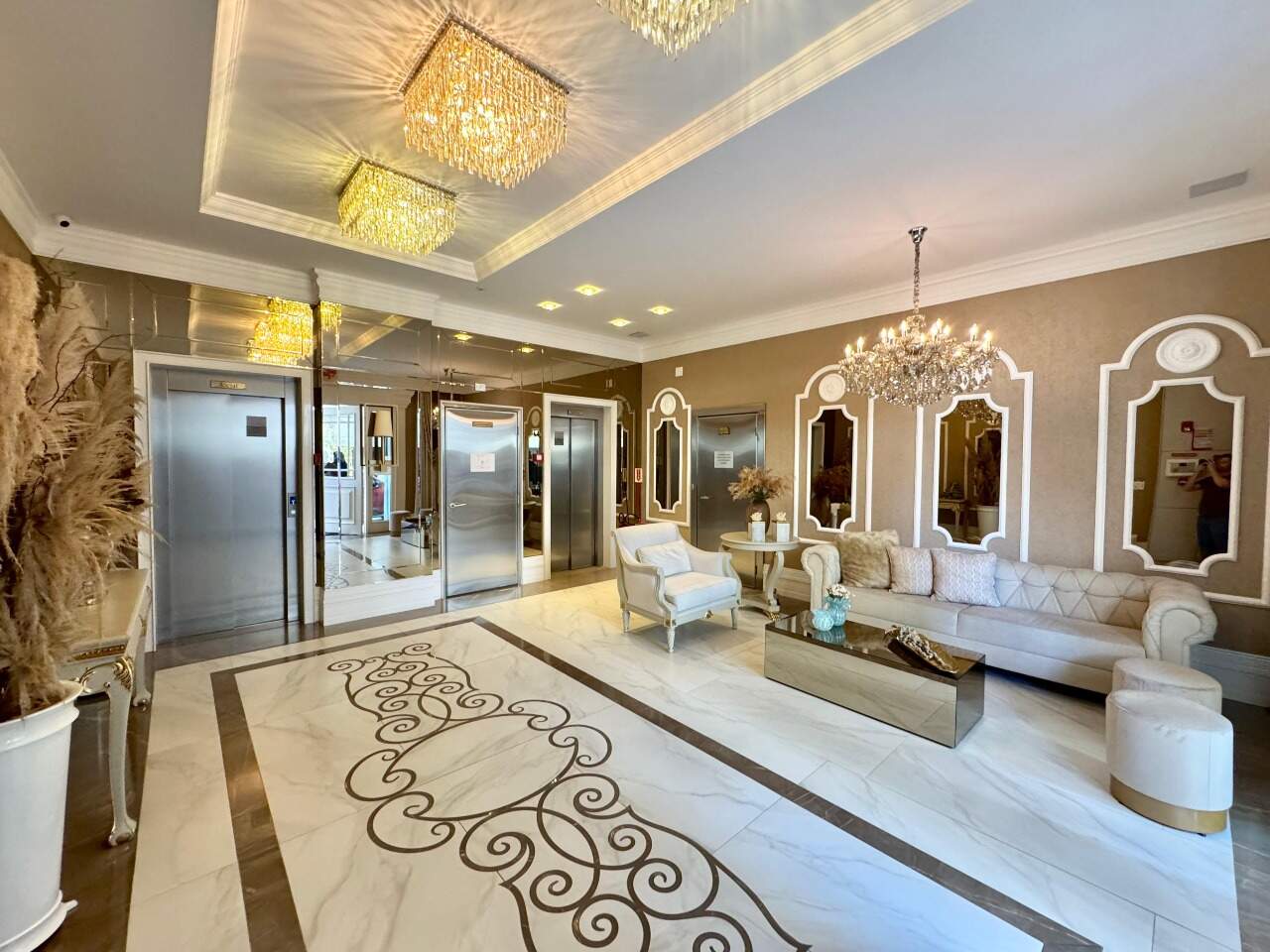 Apartamento à venda no Meia Praia: 