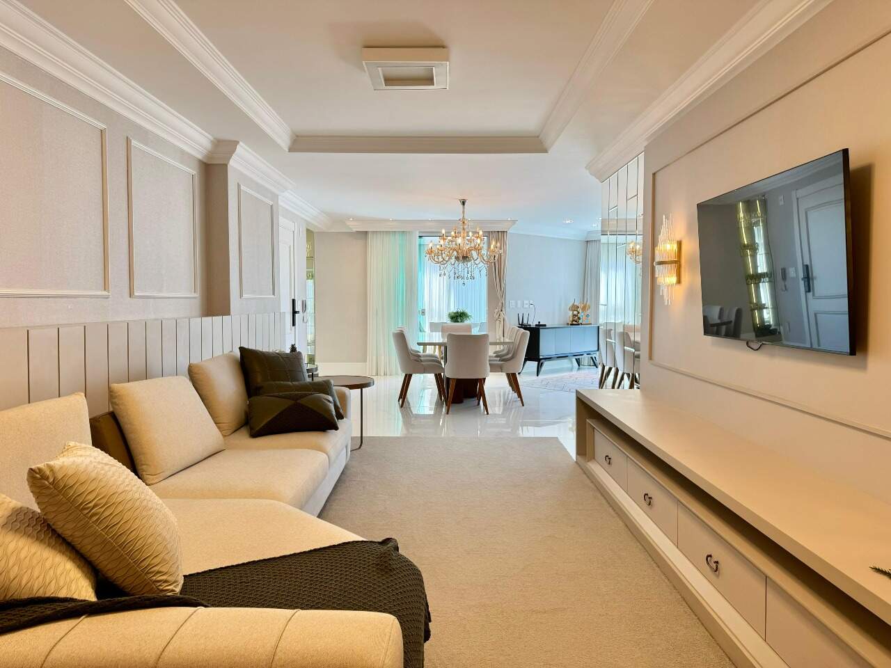 Apartamento à venda no Meia Praia: