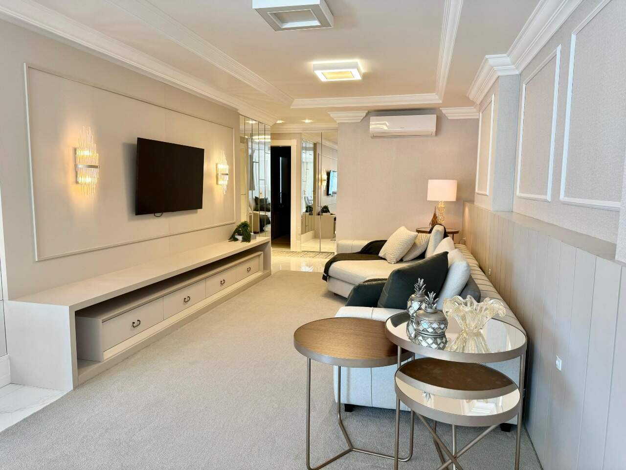 Apartamento à venda no Meia Praia: