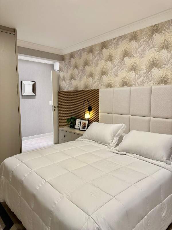 Apartamento à venda no Meia Praia: