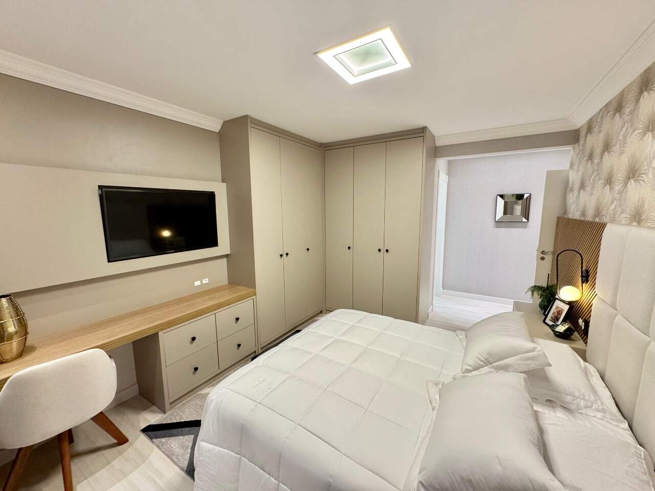 Apartamento à venda no Meia Praia: