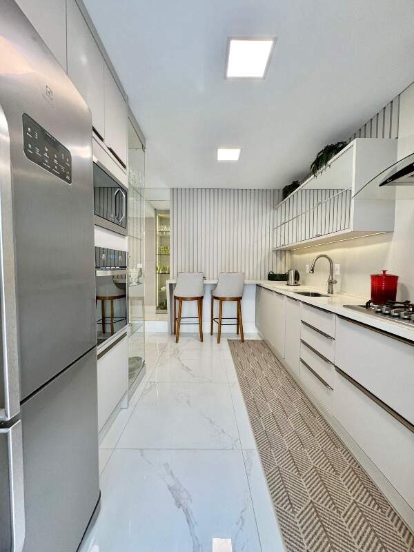 Apartamento à venda no Meia Praia: