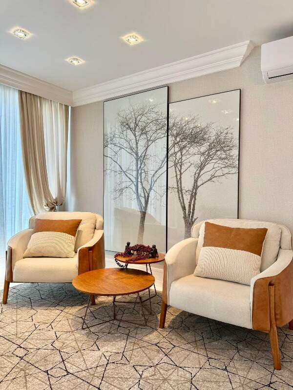 Apartamento à venda no Meia Praia: