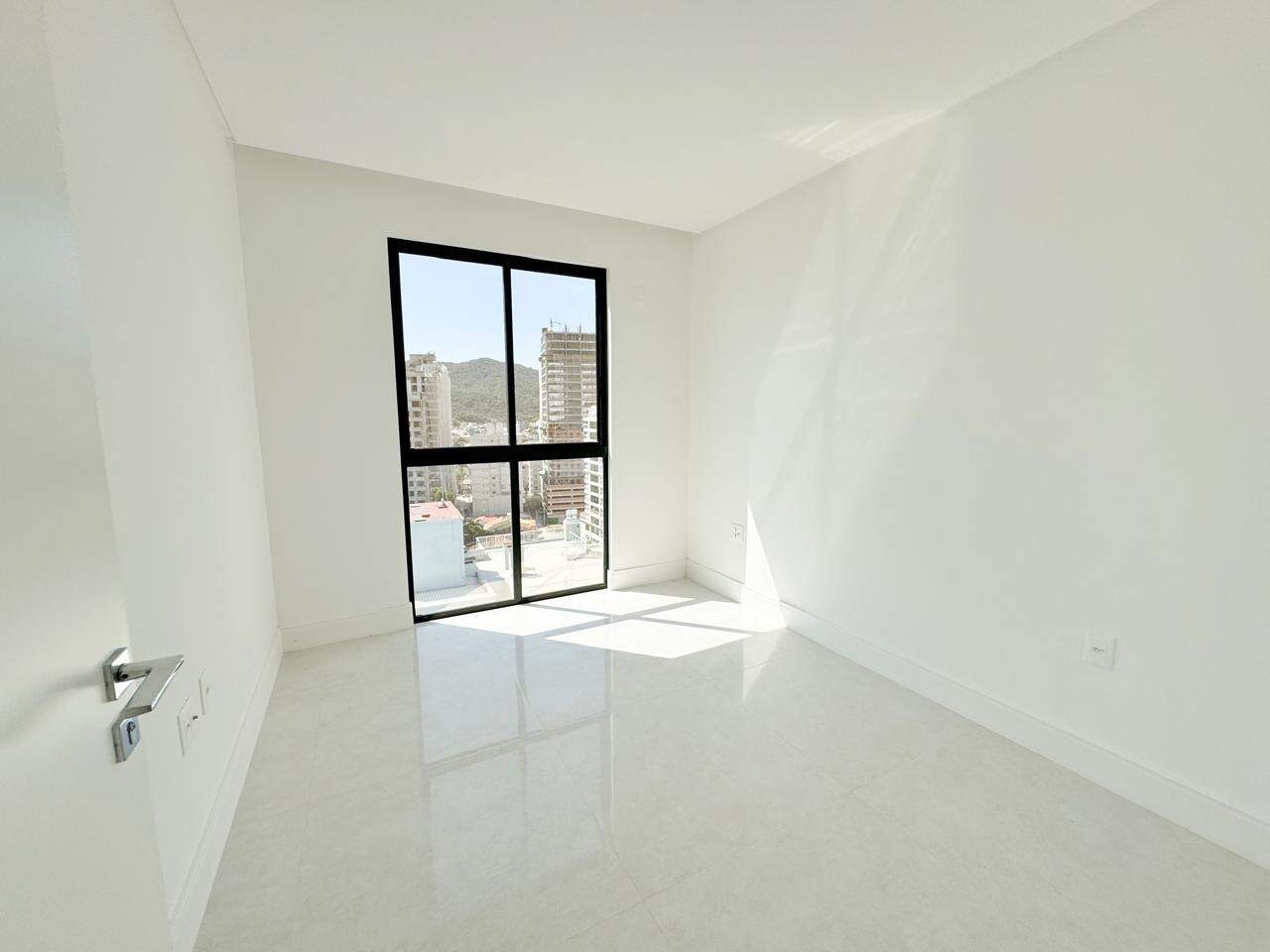 Apartamento à venda no Balneário Perequê: