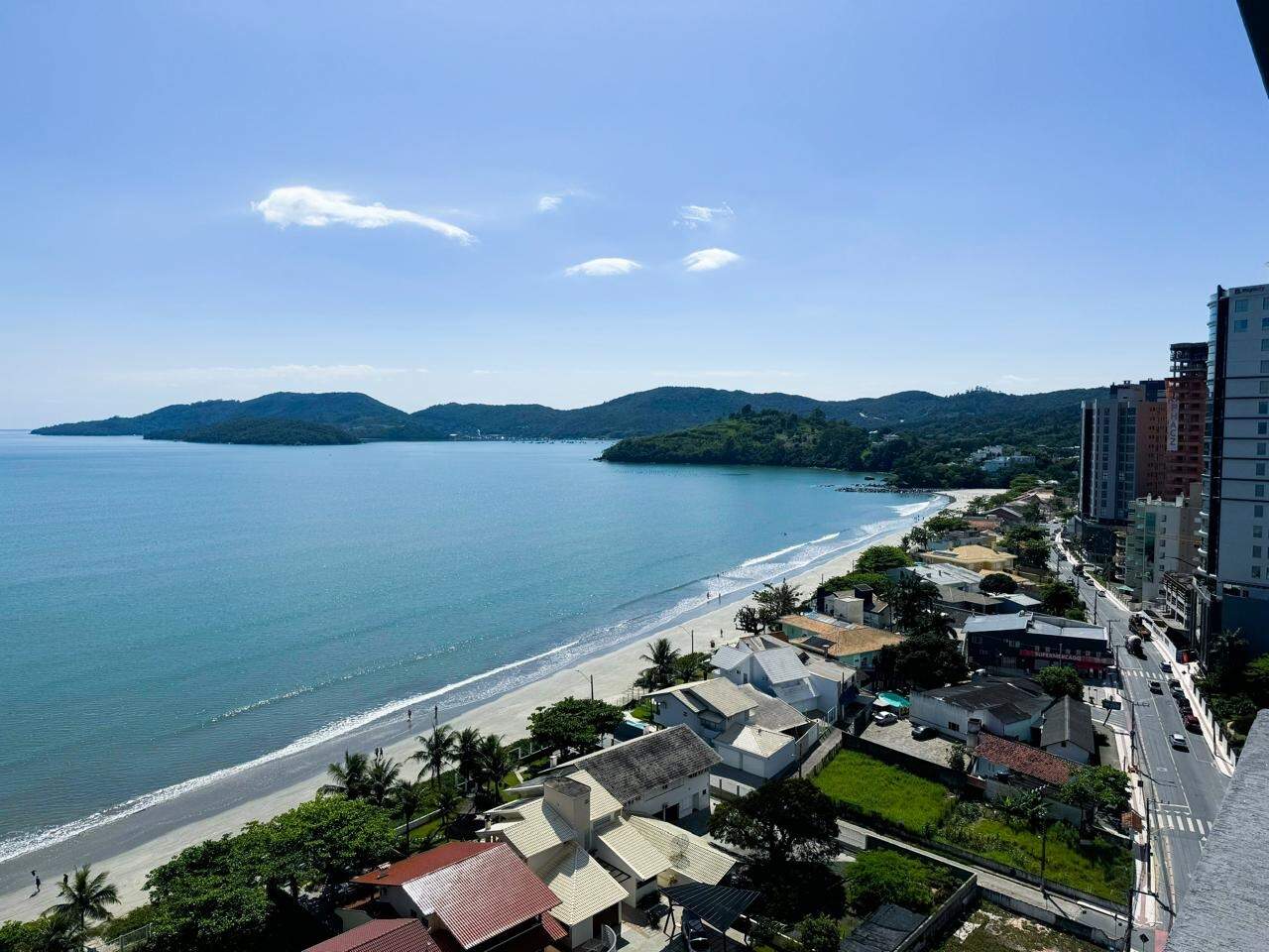 Apartamento à venda no Balneário Perequê: