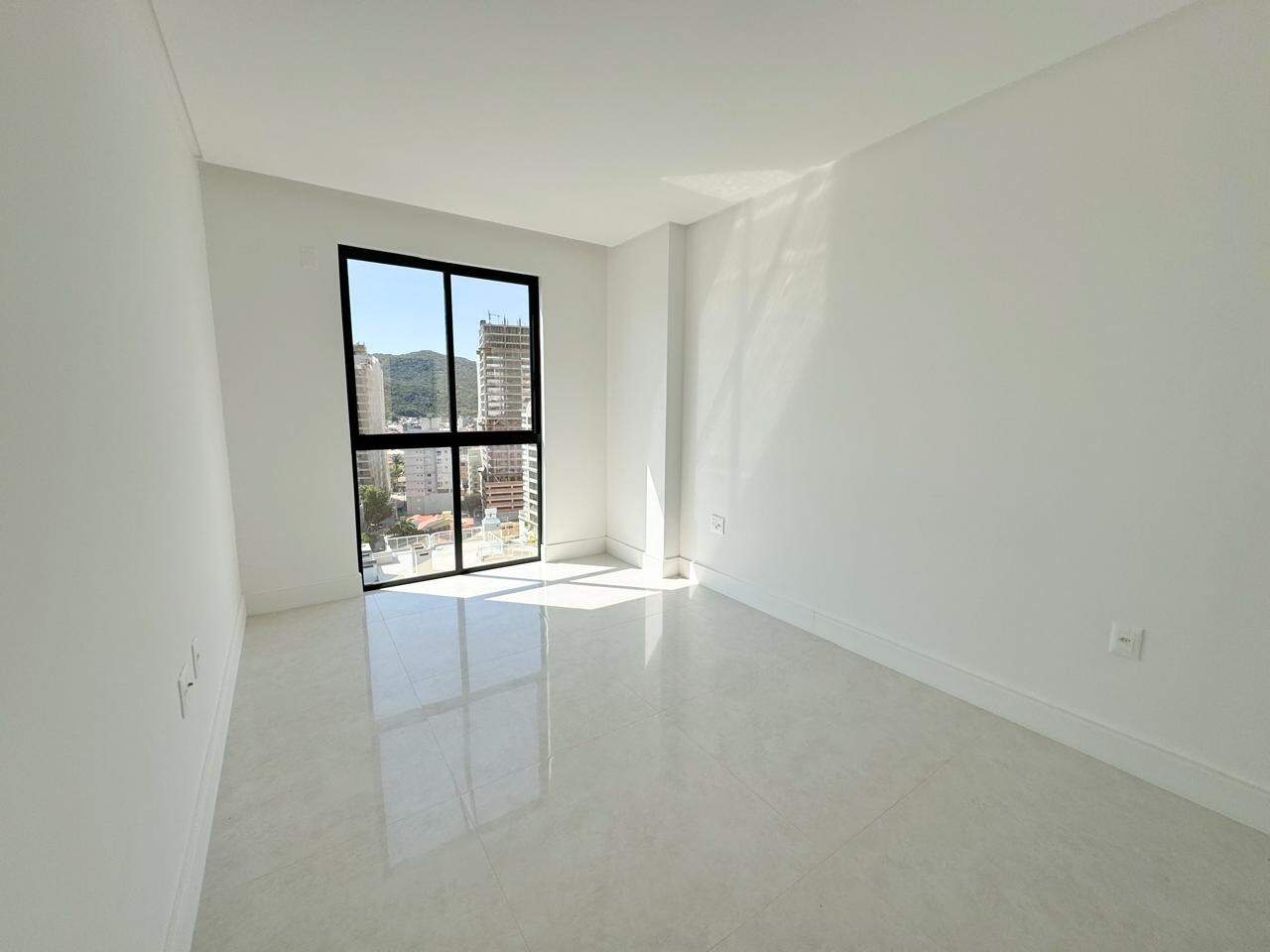 Apartamento à venda no Balneário Perequê: